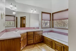 16395 SW Sumac St, Beaverton, OR 97007 - Photo 12