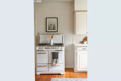 9830 NE Skidmore St, Portland, OR 97220 - Photo 14