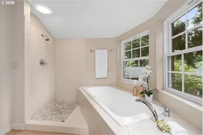 9830 NE Skidmore St, Portland, OR 97220 - Photo 32