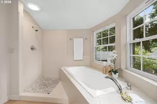 9830 NE Skidmore St, Portland, OR 97220 - Photo 32