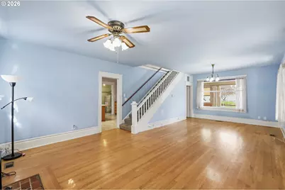 446 E St, Springfield, OR 97477 - Photo 12