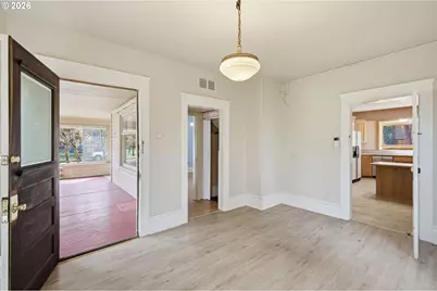 446 E St, Springfield, OR 97477 - Photo 8