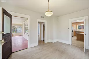 446 E St, Springfield, OR 97477 - Photo 8