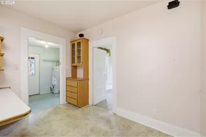 446 E St, Springfield, OR 97477 - Photo 32