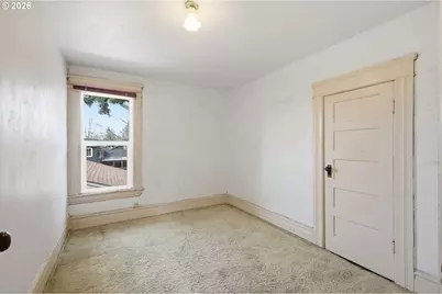 446 E St, Springfield, OR 97477 - Photo 30