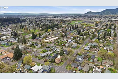 446 E St, Springfield, OR 97477 - Photo 42