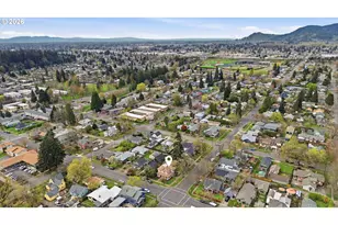 446 E St, Springfield, OR 97477 - Photo 42