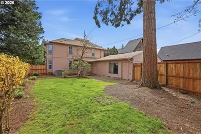 446 E St, Springfield, OR 97477 - Photo 36