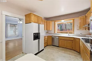 446 E St, Springfield, OR 97477 - Photo 18