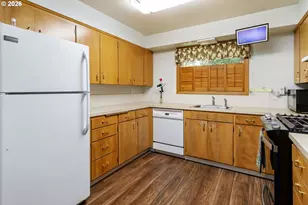 17707 SE Washington St, Portland, OR 97233 - Photo 12