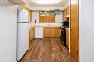 17707 SE Washington St, Portland, OR 97233 - Photo 8