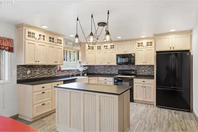 1140 Michigan Ave, Coos Bay, OR 97420 - Photo 8