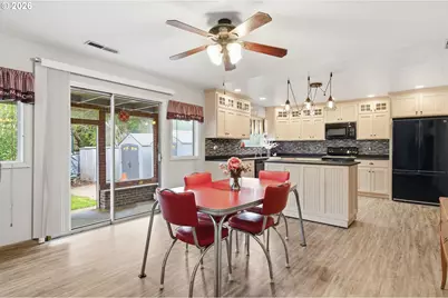 1140 Michigan Ave, Coos Bay, OR 97420 - Photo 6