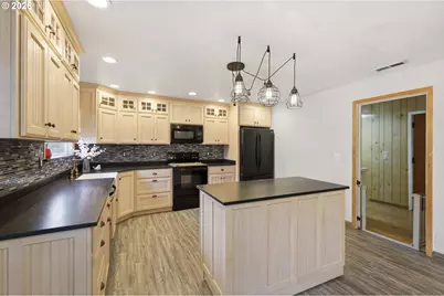 1140 Michigan Ave, Coos Bay, OR 97420 - Photo 10