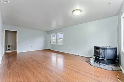 2665 35th St, Coos Bay, OR 97420 - Photo 6