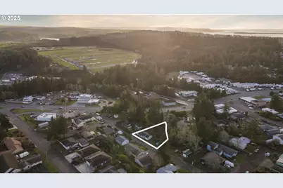2665 35th St, Coos Bay, OR 97420 - Photo 26
