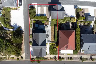 2518 SW Anemone Ave, Lincoln City, OR 97367 - Photo 32