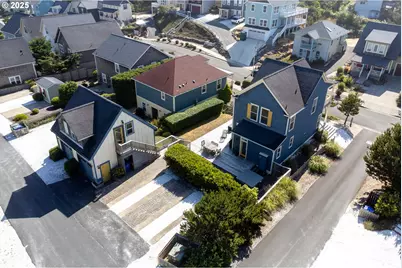 2518 SW Anemone Ave, Lincoln City, OR 97367 - Photo 28