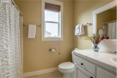 2518 SW Anemone Ave, Lincoln City, OR 97367 - Photo 24