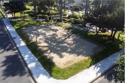 2518 SW Anemone Ave, Lincoln City, OR 97367 - Photo 36