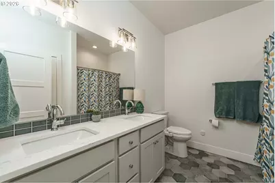 800 E 37th St, Vancouver, WA 98663 - Photo 26