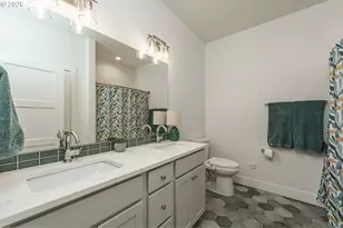 800 E 37th St, Vancouver, WA 98663 - Photo 26