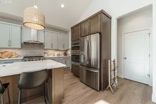 800 E 37th St, Vancouver, WA 98663 - Photo 10