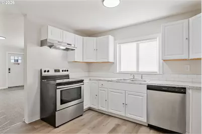 309 NW 3rd Ave, Kelso, WA 98626 - Photo 8