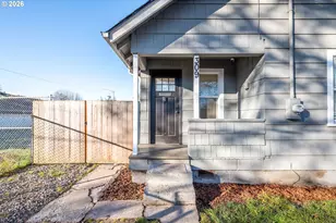 309 NW 3rd Ave, Kelso, WA 98626 - Photo 2