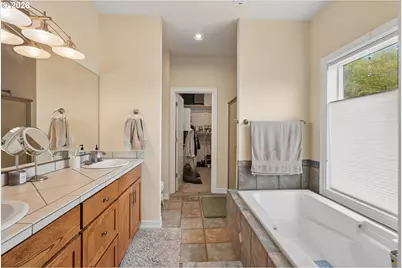 4849 SE Anderegg Loop, Portland, OR 97236 - Photo 14