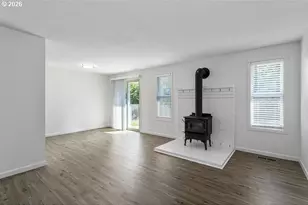 1602 NE Centurion Pl, Gresham, OR 97030 - Photo 4
