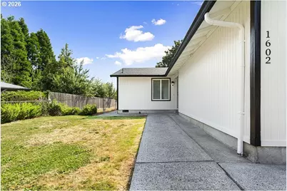1602 NE Centurion Pl, Gresham, OR 97030 - Photo 6