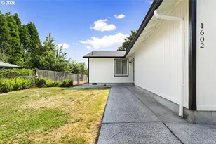 1602 NE Centurion Pl, Gresham, OR 97030 - Photo 6