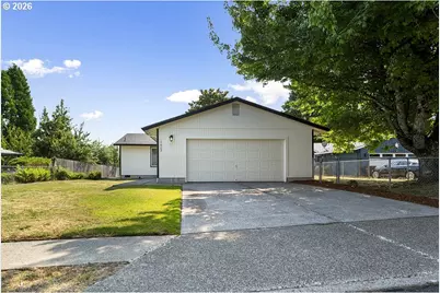 1602 NE Centurion Pl, Gresham, OR 97030 - Photo 2