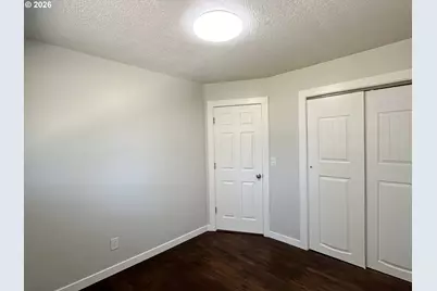 12041 NE Siskiyou St, Portland, OR 97220 - Photo 8
