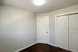 12041 NE Siskiyou St, Portland, OR 97220 - Photo 8