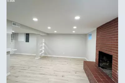 12041 NE Siskiyou St, Portland, OR 97220 - Photo 12