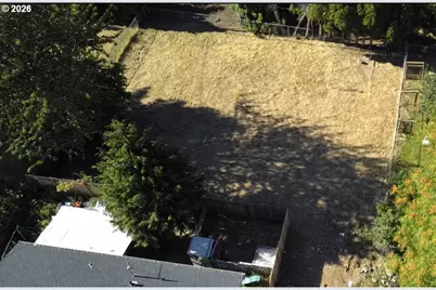 12041 NE Siskiyou St, Portland, OR 97220 - Photo 4