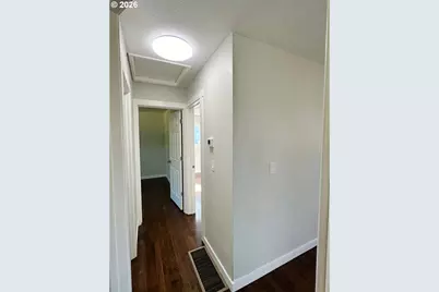 12041 NE Siskiyou St, Portland, OR 97220 - Photo 6