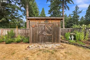 1745 NW 7th Pl, Gresham, OR 97030 - Photo 8