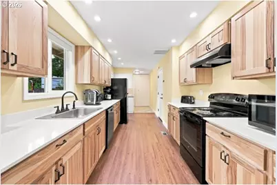 1745 NW 7th Pl, Gresham, OR 97030 - Photo 10