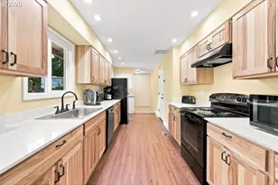 1745 NW 7th Pl, Gresham, OR 97030 - Photo 10
