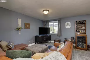 1026 E 15th St, Lafayette, OR 97127 - Photo 6