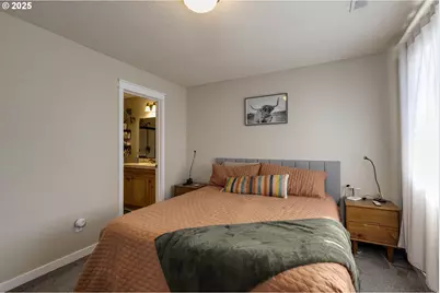 1026 E 15th St, Lafayette, OR 97127 - Photo 16