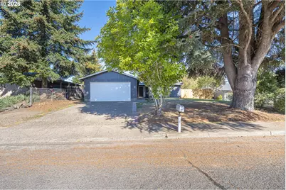 2713 E Walnut Ave, Newberg, OR 97132 - Photo 1
