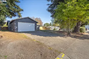 2713 E Walnut Ave, Newberg, OR 97132 - Photo 4