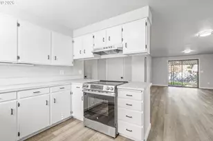 2713 E Walnut Ave, Newberg, OR 97132 - Photo 8