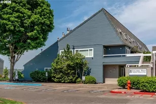 113 N Hayden Bay Dr, Portland, OR 97217 - Photo 2