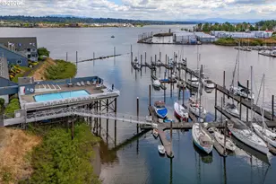 113 N Hayden Bay Dr, Portland, OR 97217 - Photo 6