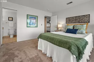 113 N Hayden Bay Dr, Portland, OR 97217 - Photo 16